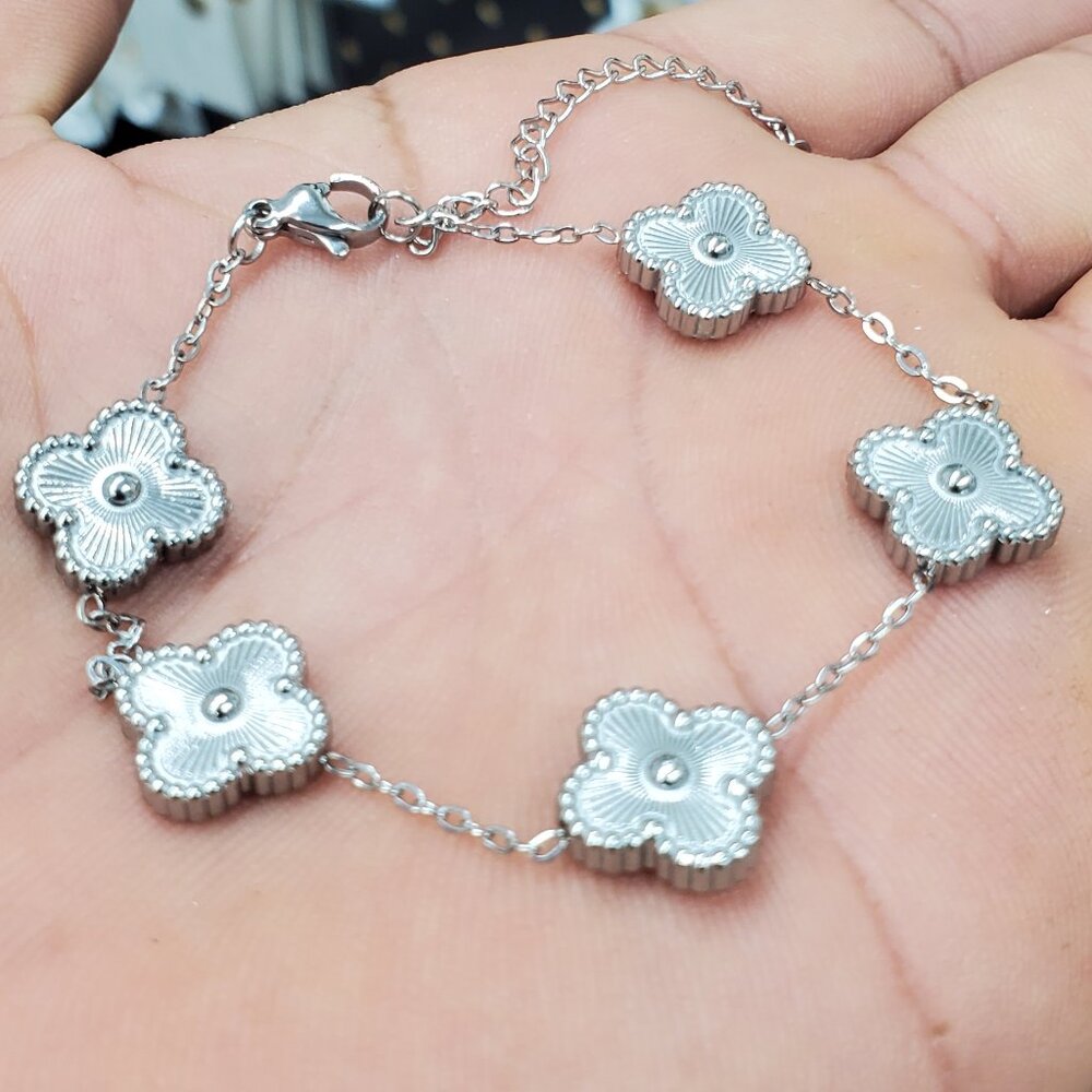 Silver bracelet for woman's